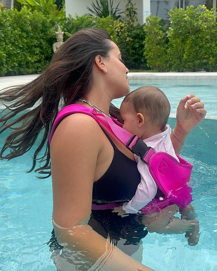 GoMom water baby carrier - Flamingo Pink